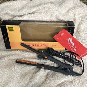 Mini Glide Ceramic Hair Styling Tool - Black